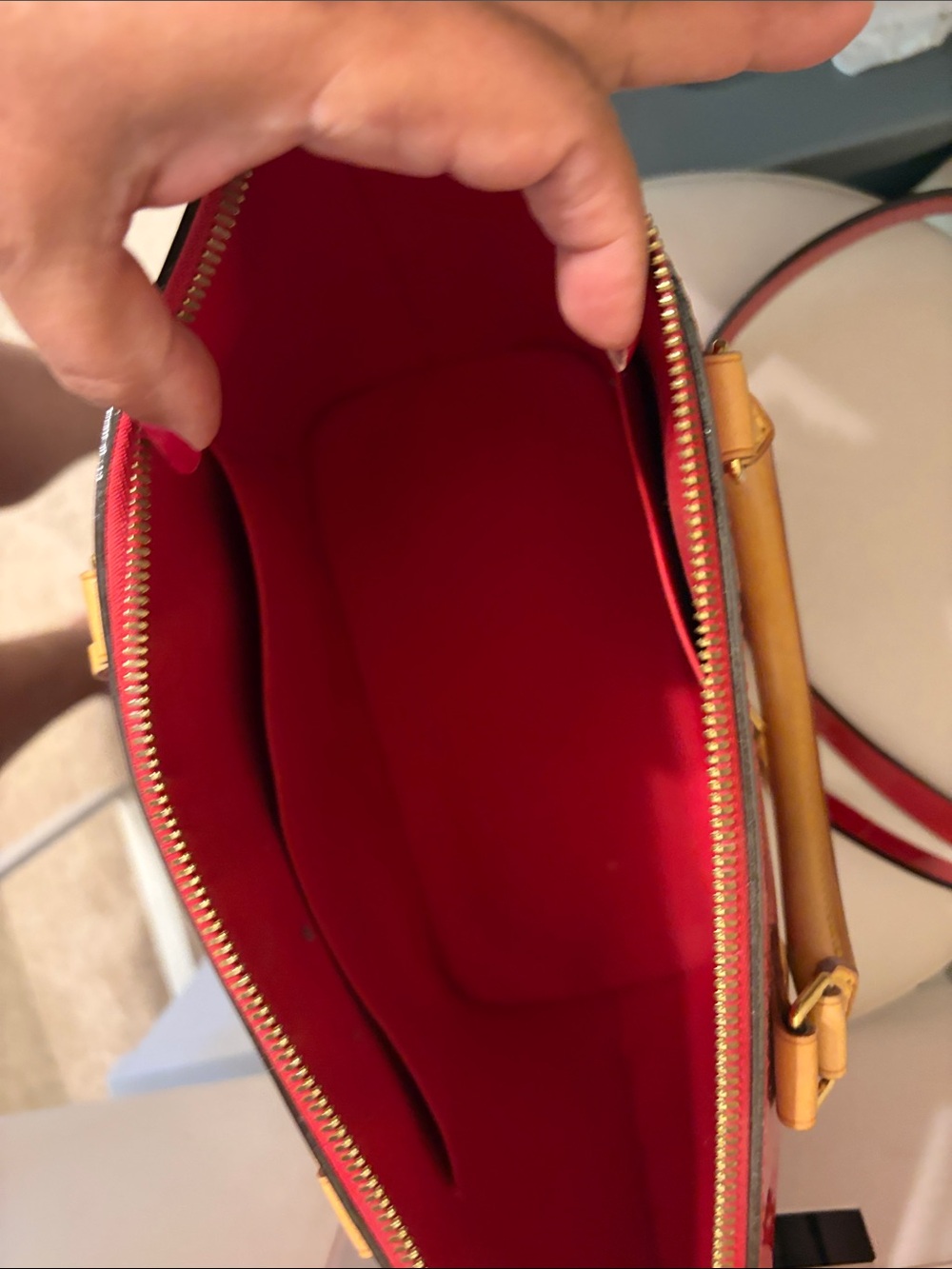 Louis Vuitton Red Patent Tote with Natural Leather Trim - Picture 8 of 15